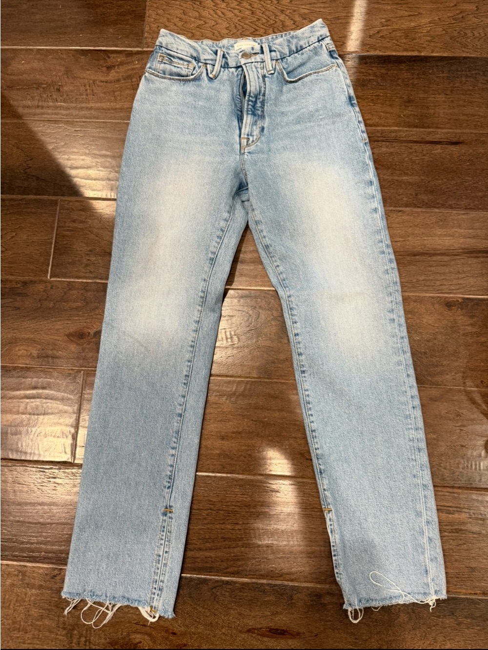 GOOD AMERICAN high rise raw split hem-light wash-4/27